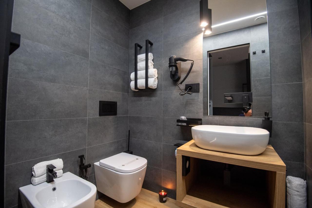 Contemporaneamente 147 - Modern & Comfort Rooms Bari Eksteriør bilde