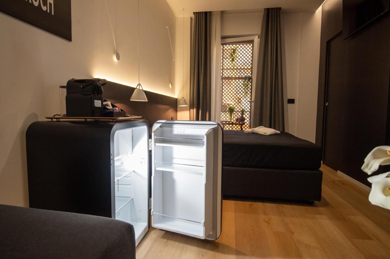Contemporaneamente 147 - Modern & Comfort Rooms Bari Eksteriør bilde
