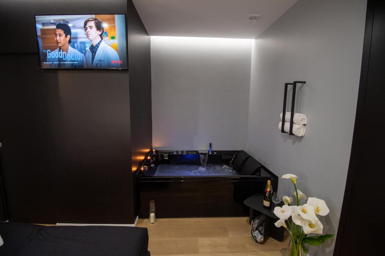 Contemporaneamente 147 - Modern & Comfort Rooms Bari Eksteriør bilde